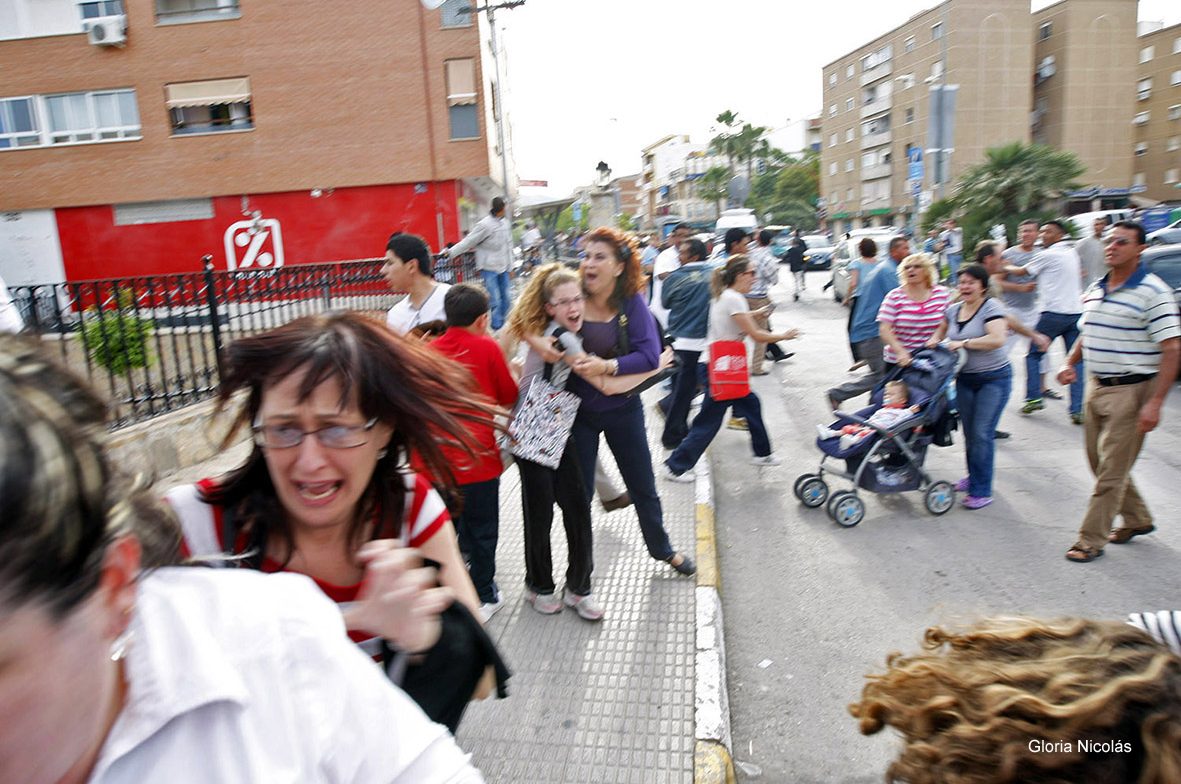 Lorca,Murcia,11 mayo 2011.Segundo temblor en la puerta de la iglesia de San Diego